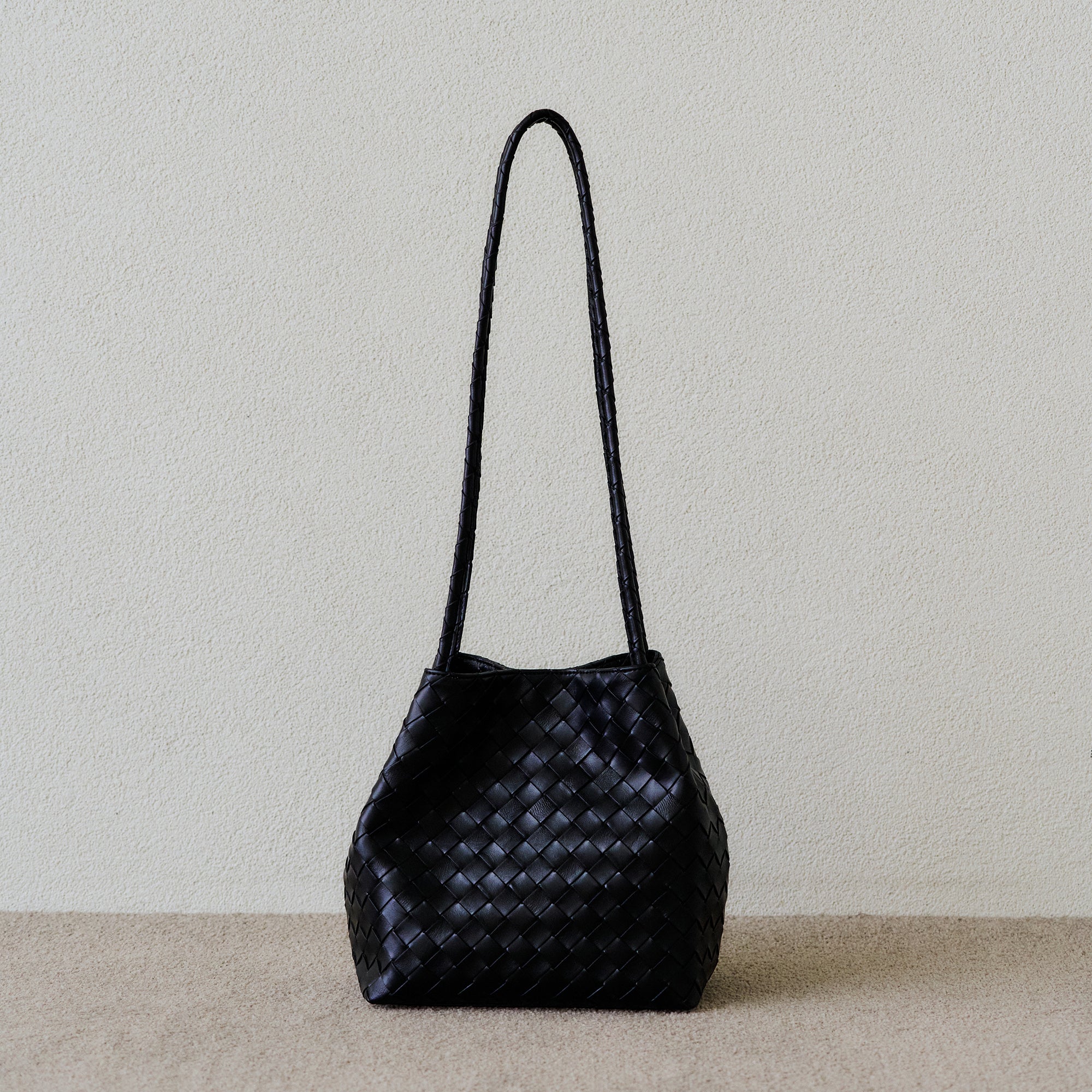 ★MONOROW★ JURI BAG BLACK Juri Black [PRE-ORDER] – Monorow Indonesia