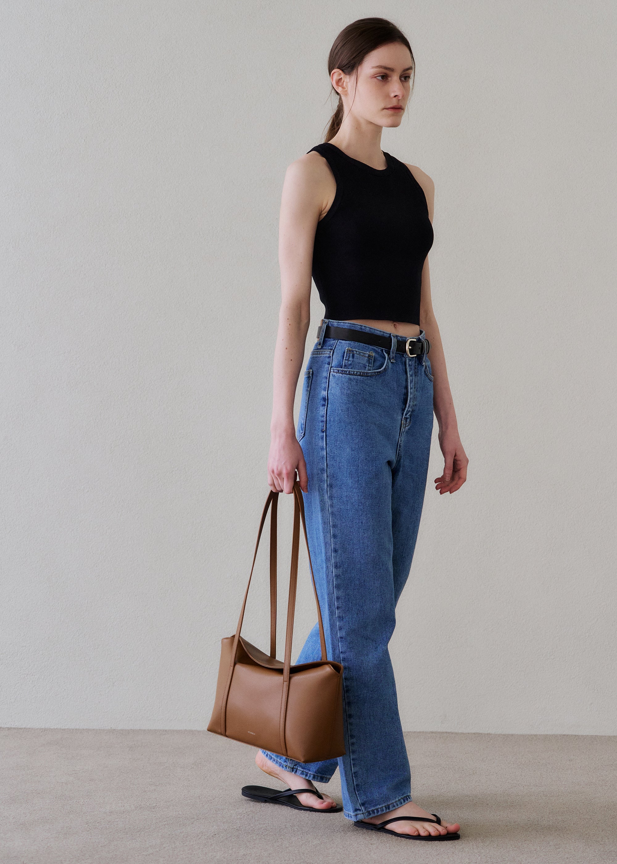 Sara Camel – Monorow Indonesia