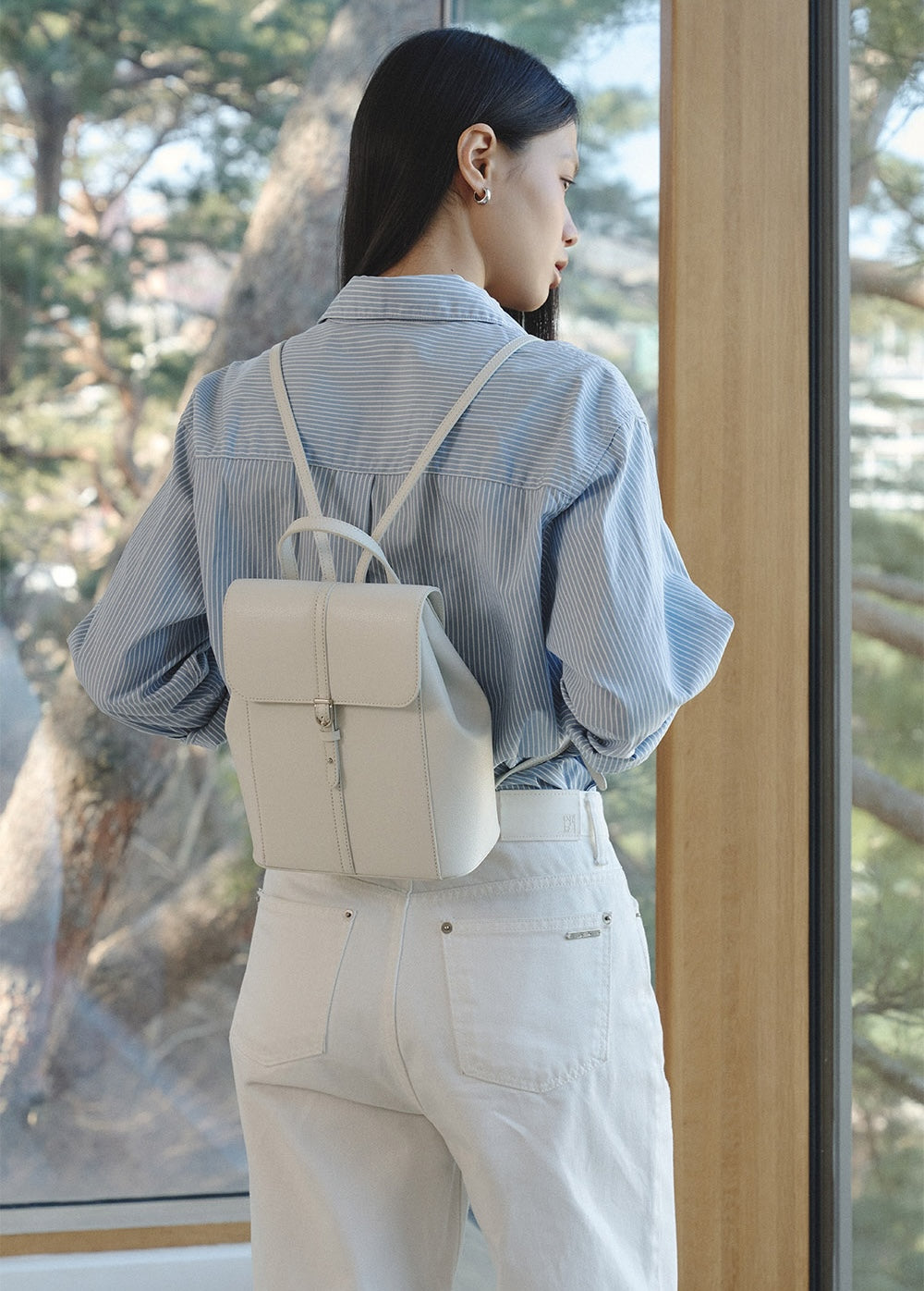 Mono White