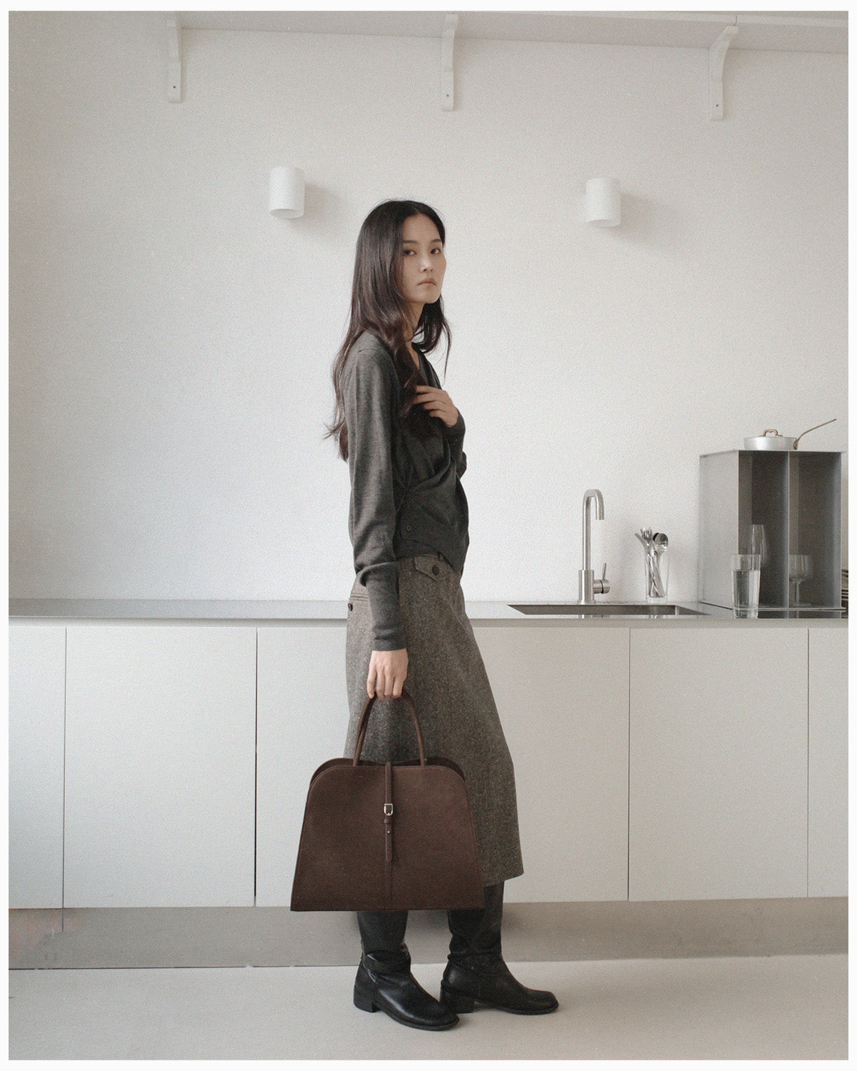 【choco】MONOROW BLANC LARGE バック Blanc Large Suede Choco Brown – Monorow Indonesia